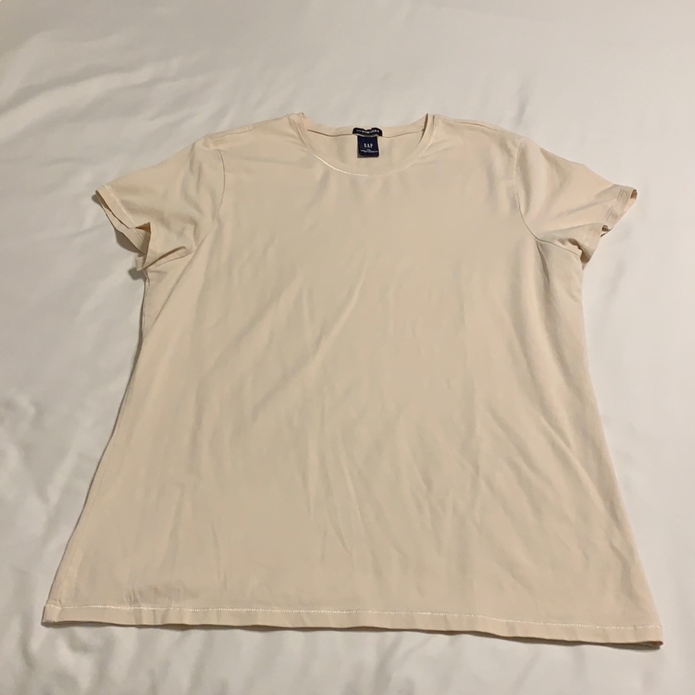 Gap Stretch Tee in Cream